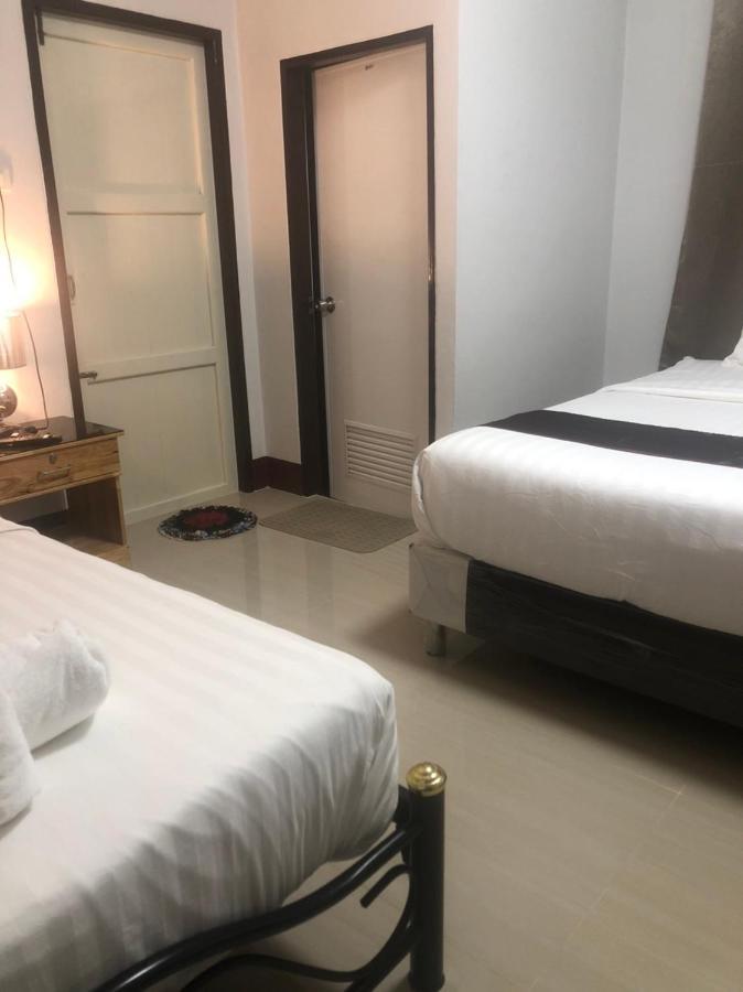Hotel Y&N House Prachuap Khiri Khan Esterno foto