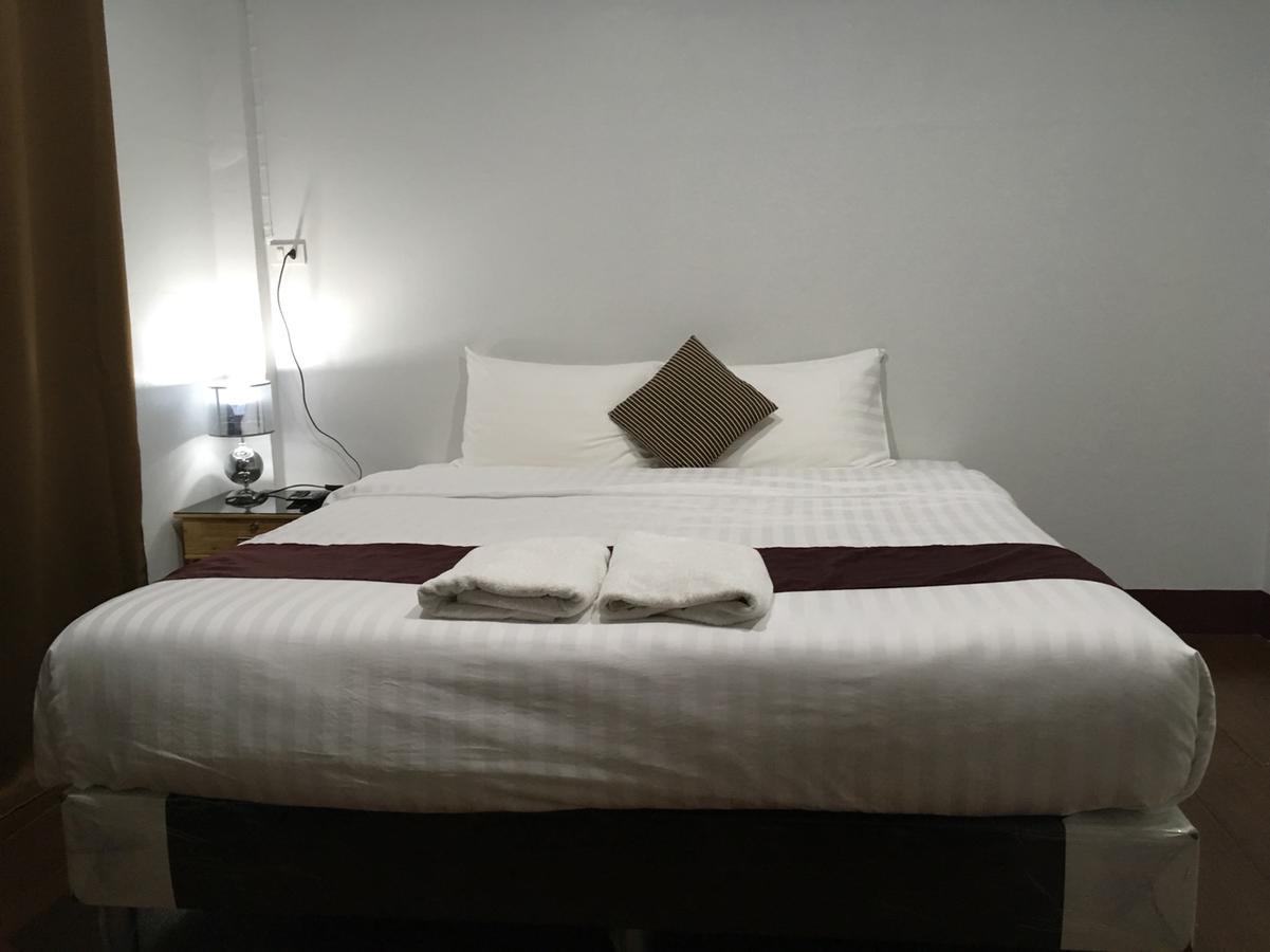 Hotel Y&N House Prachuap Khiri Khan Esterno foto