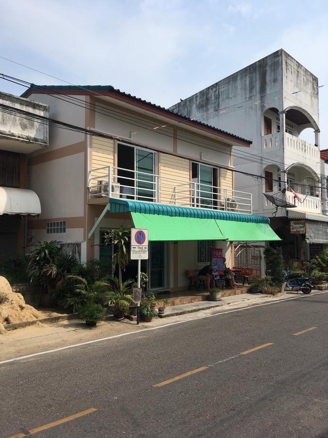 Hotel Y&N House Prachuap Khiri Khan Esterno foto